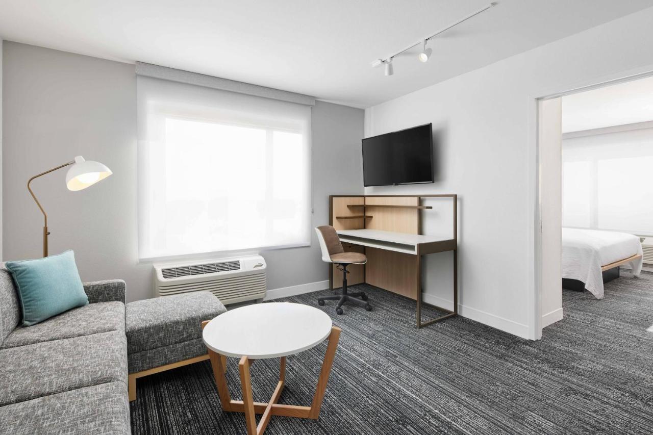 Towneplace Suites By Marriott Tampa Casino Area Orient Park Dış mekan fotoğraf