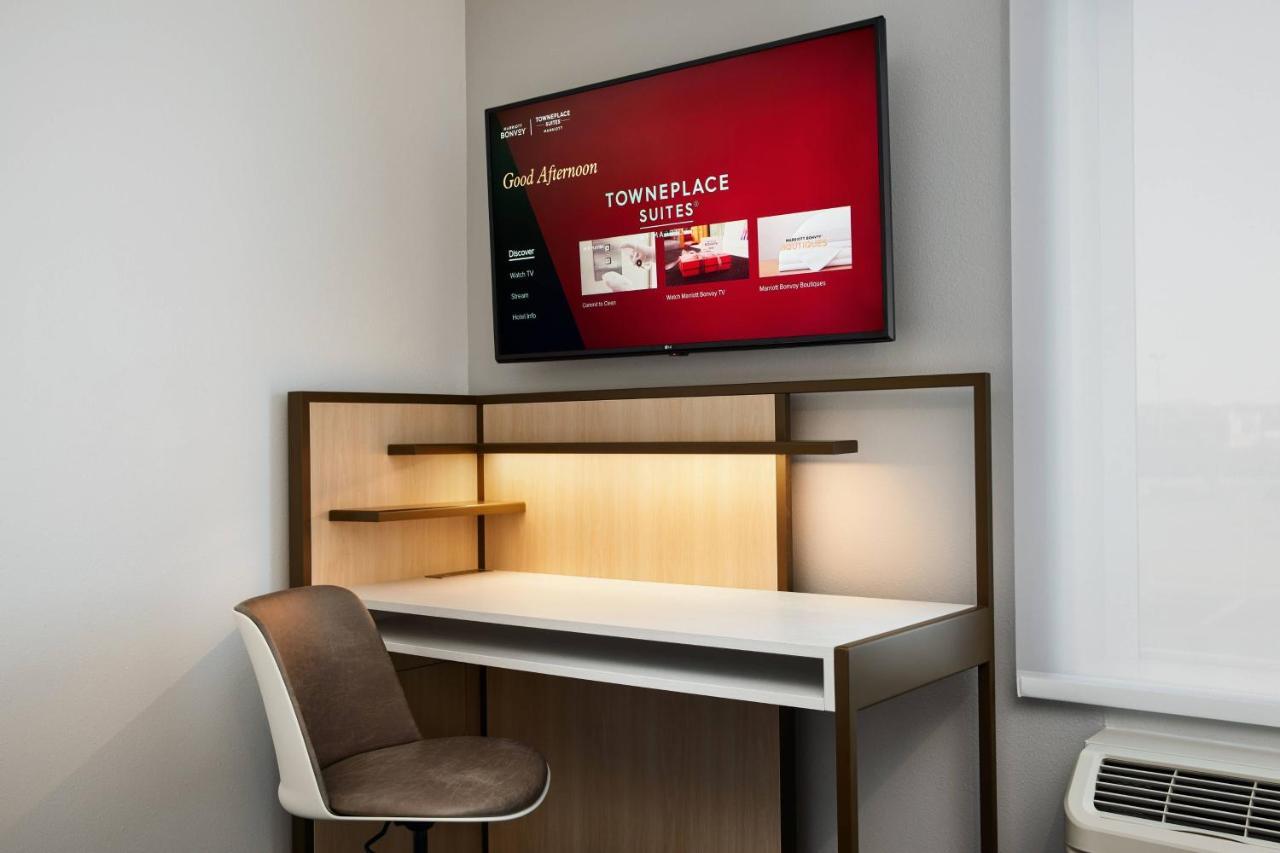 Towneplace Suites By Marriott Tampa Casino Area Orient Park Dış mekan fotoğraf