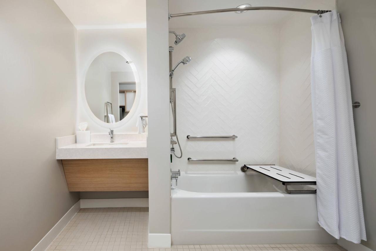 Towneplace Suites By Marriott Tampa Casino Area Orient Park Dış mekan fotoğraf