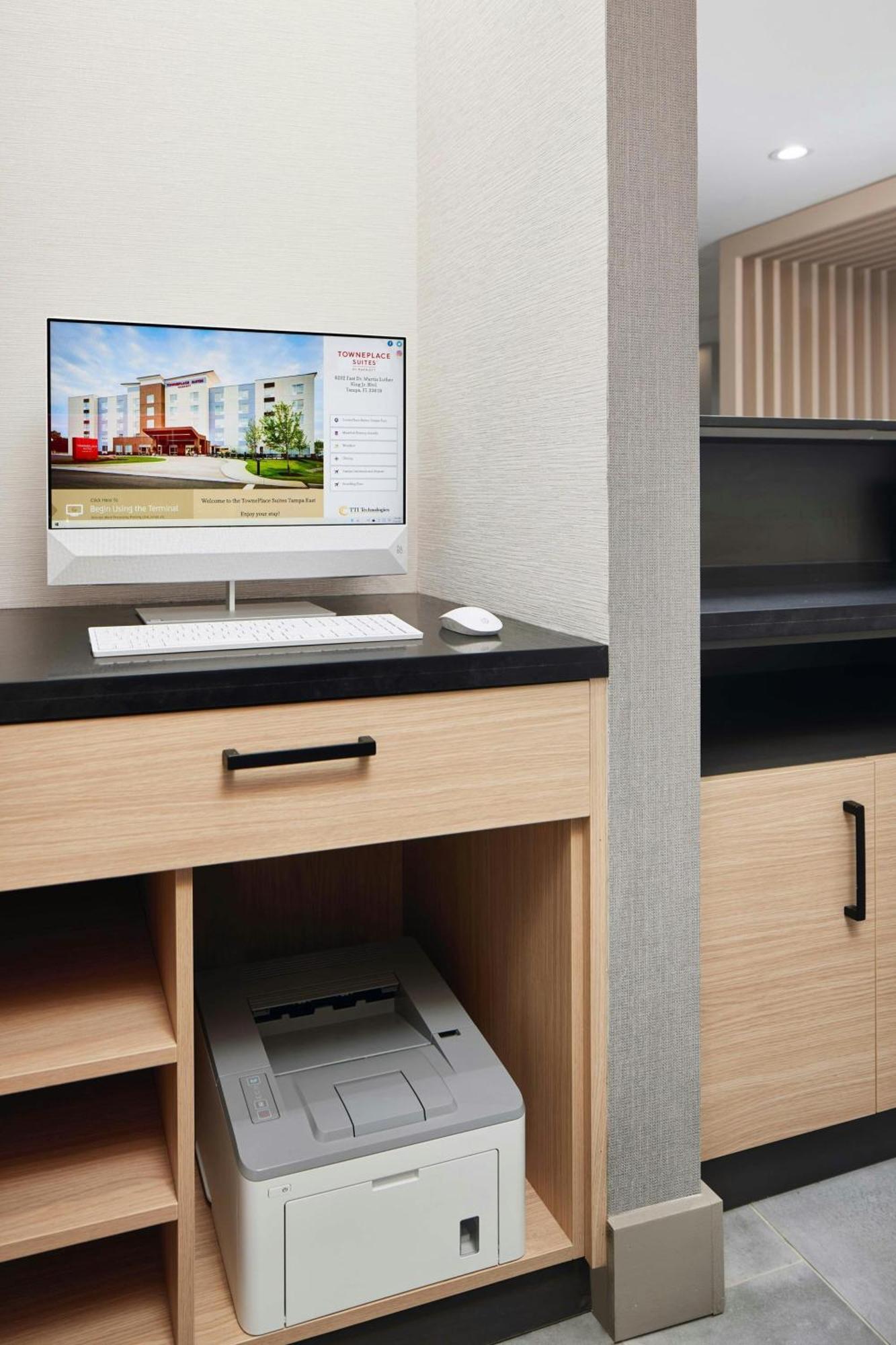 Towneplace Suites By Marriott Tampa Casino Area Orient Park Dış mekan fotoğraf