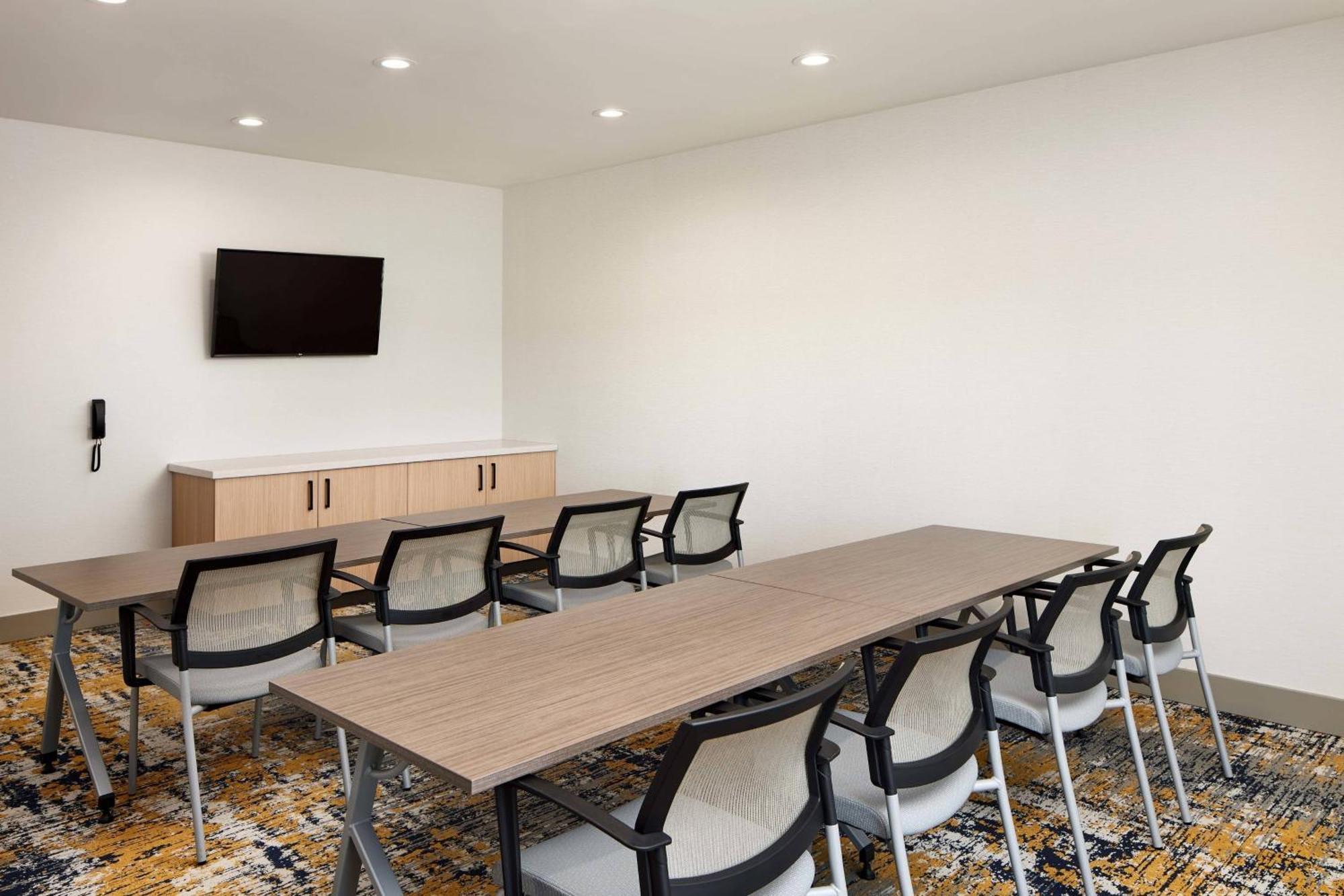 Towneplace Suites By Marriott Tampa Casino Area Orient Park Dış mekan fotoğraf